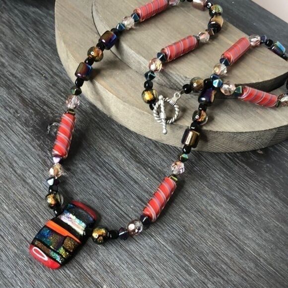 Stunning Glass Bead Necklace - Picture 1 of 6